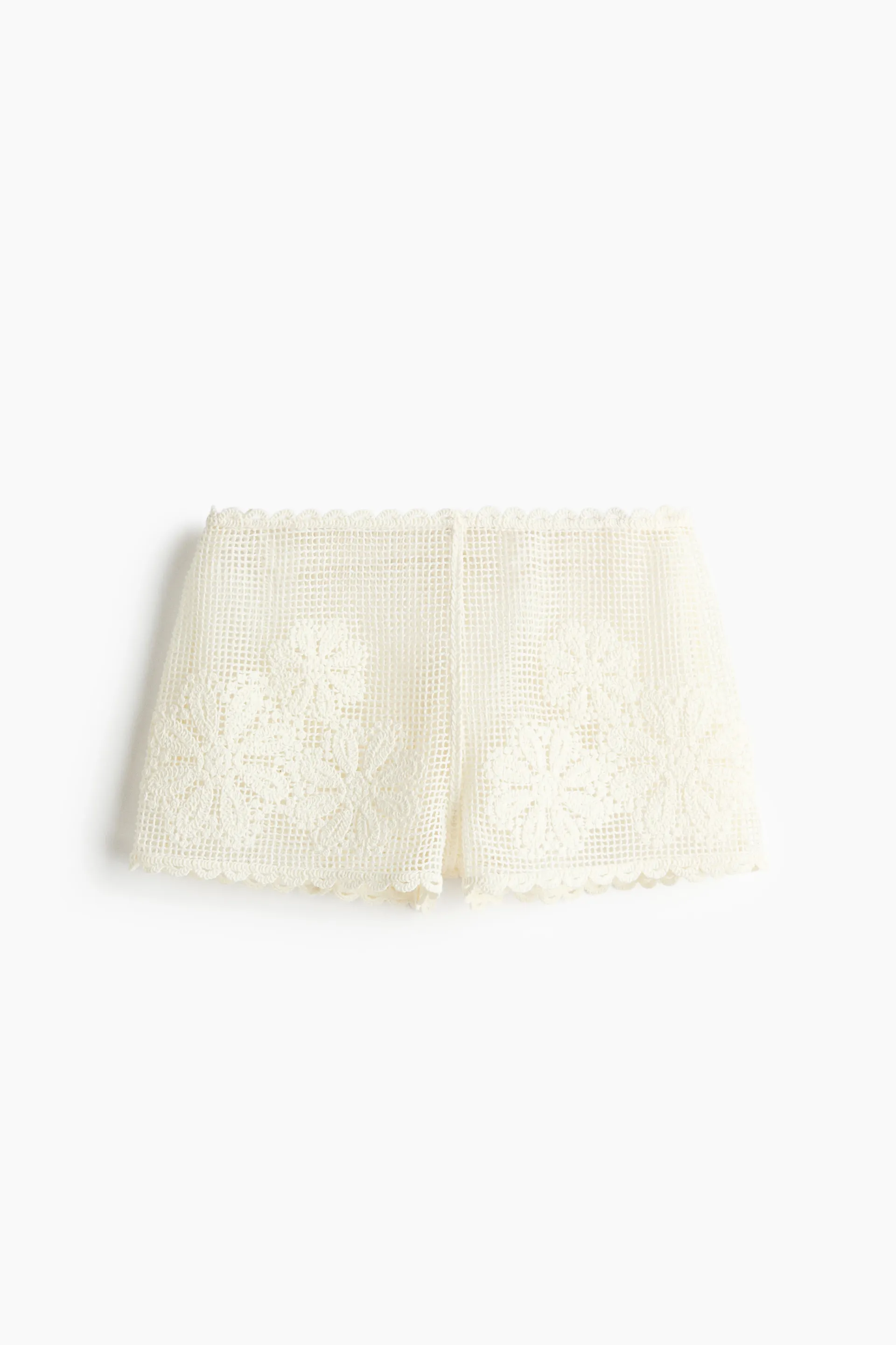 Shorts playeros con apariencia de crochet