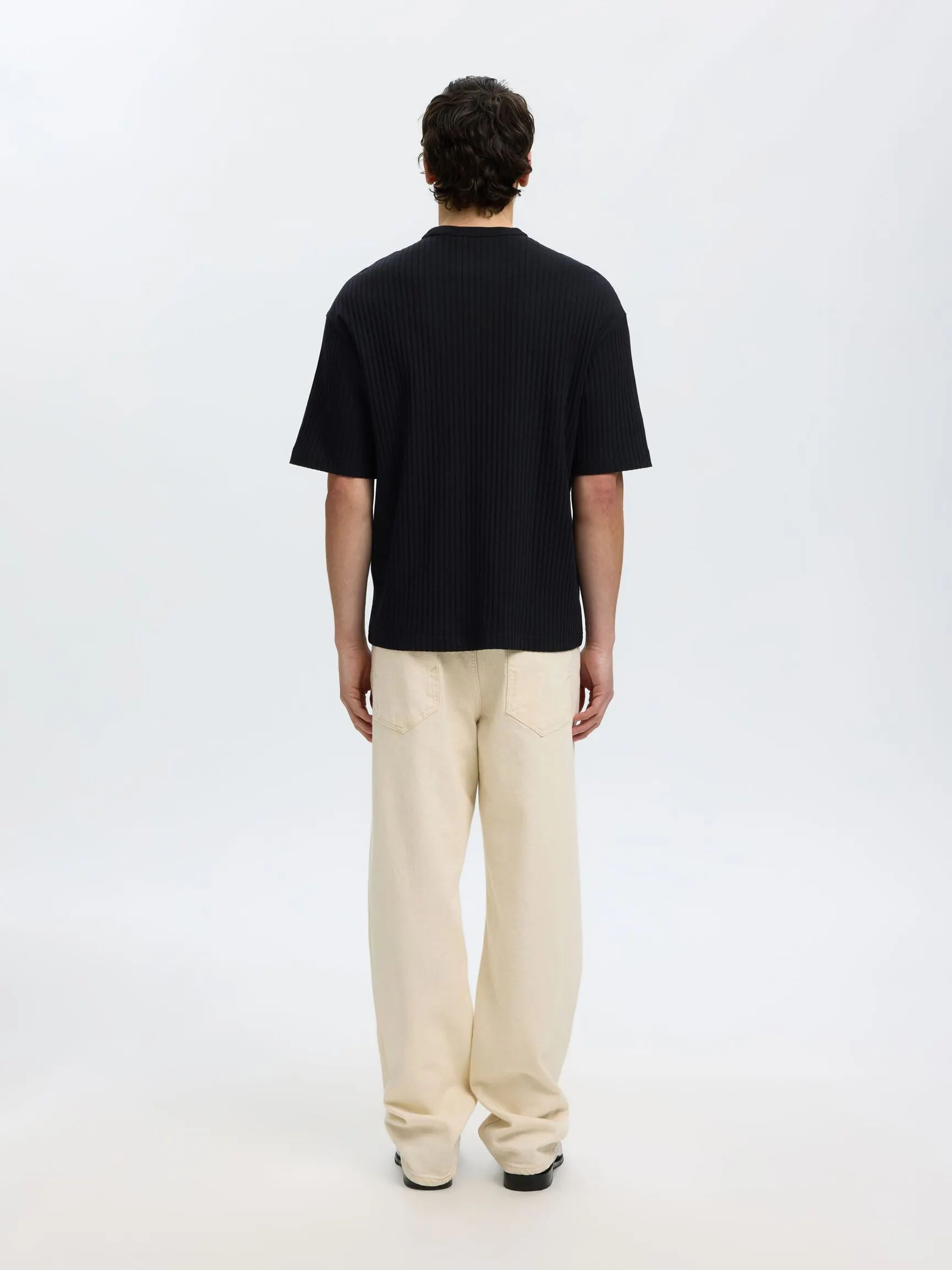 RELAXED FIT RIBBET T-SKJORTE