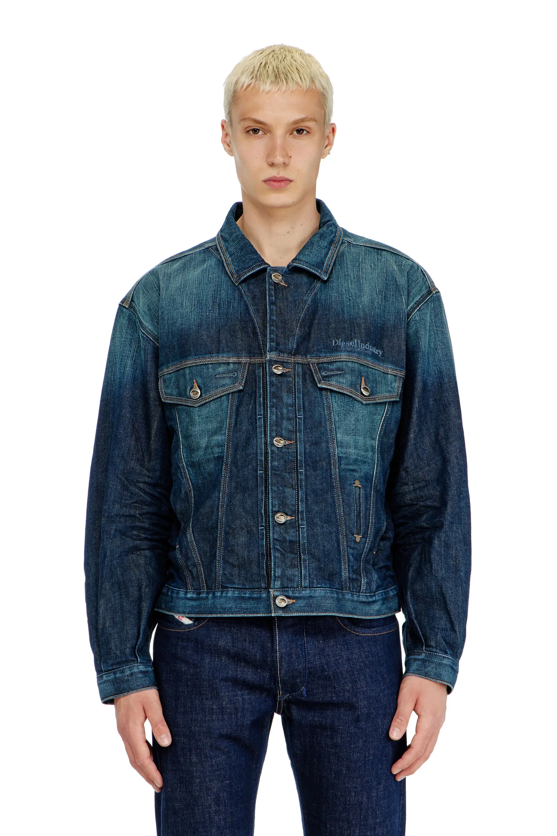 Trucker jacket in selvedge denim
