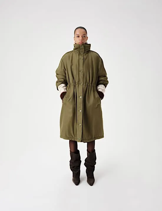 Lang geschnittener Parka aus Satin mit Stehkragen