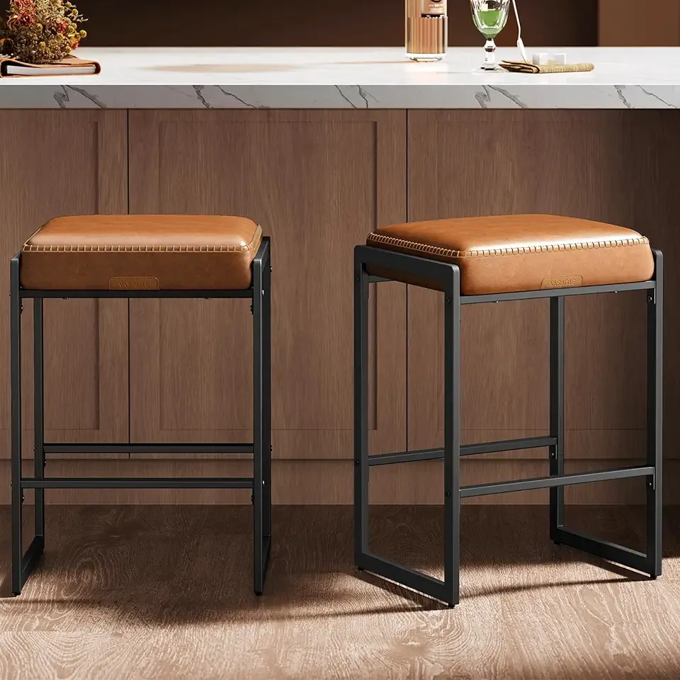 VASAGLE EKHO Collection - Bar Stools Set of 2, Counter Height Bar Stools, Synthetic Leather with Stitching, Mid-Century Modern, 26-Inch Tall, Kichen Home Bar Dining Room, Caramel Brown ULBC086K01V1