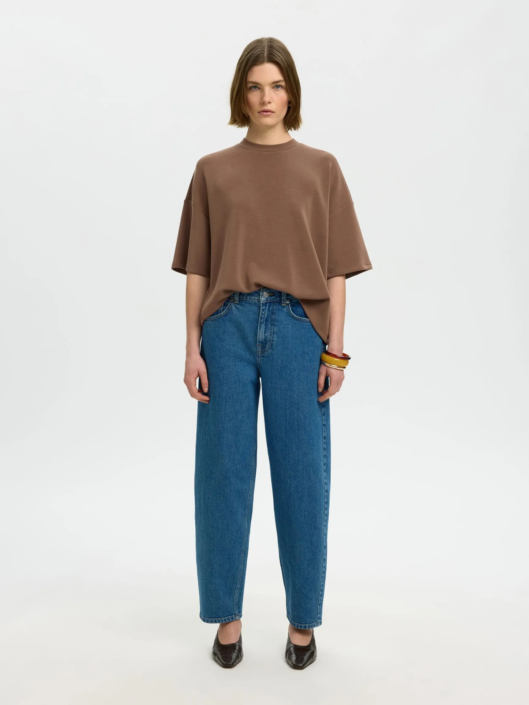 OVERSIZED T-SKJORTE