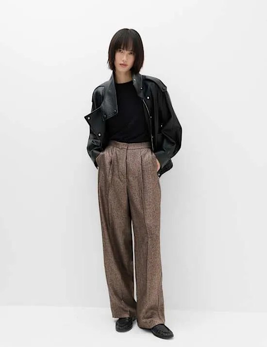 Hose mit geradem Bein und Strukturdesign
