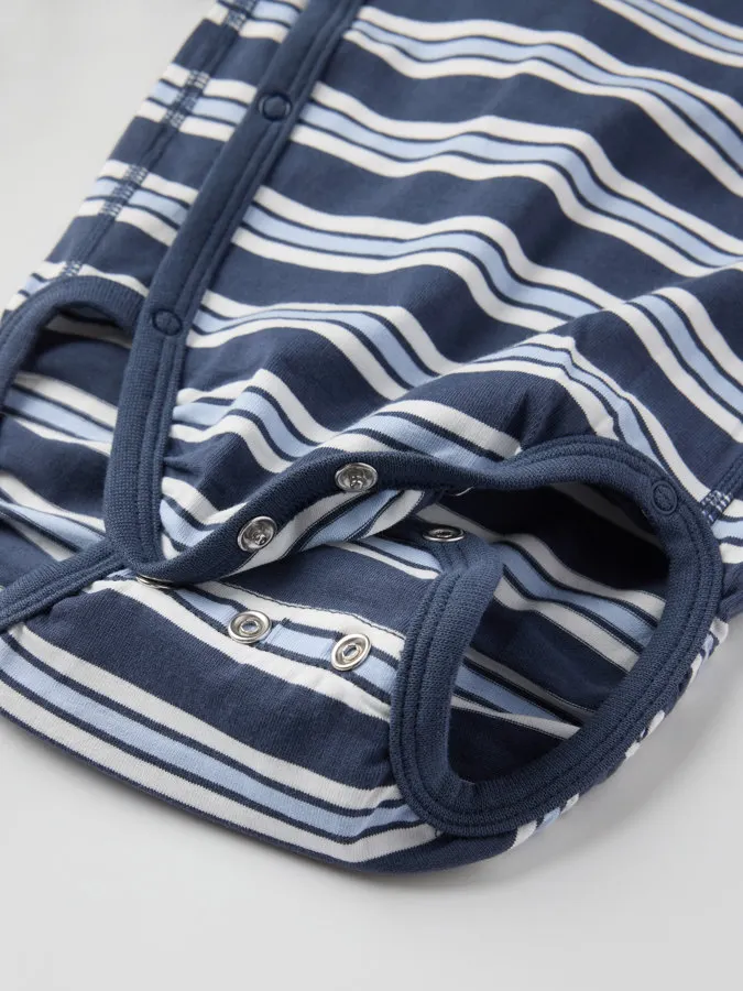 Kan forlenges i skrittet og på ermene