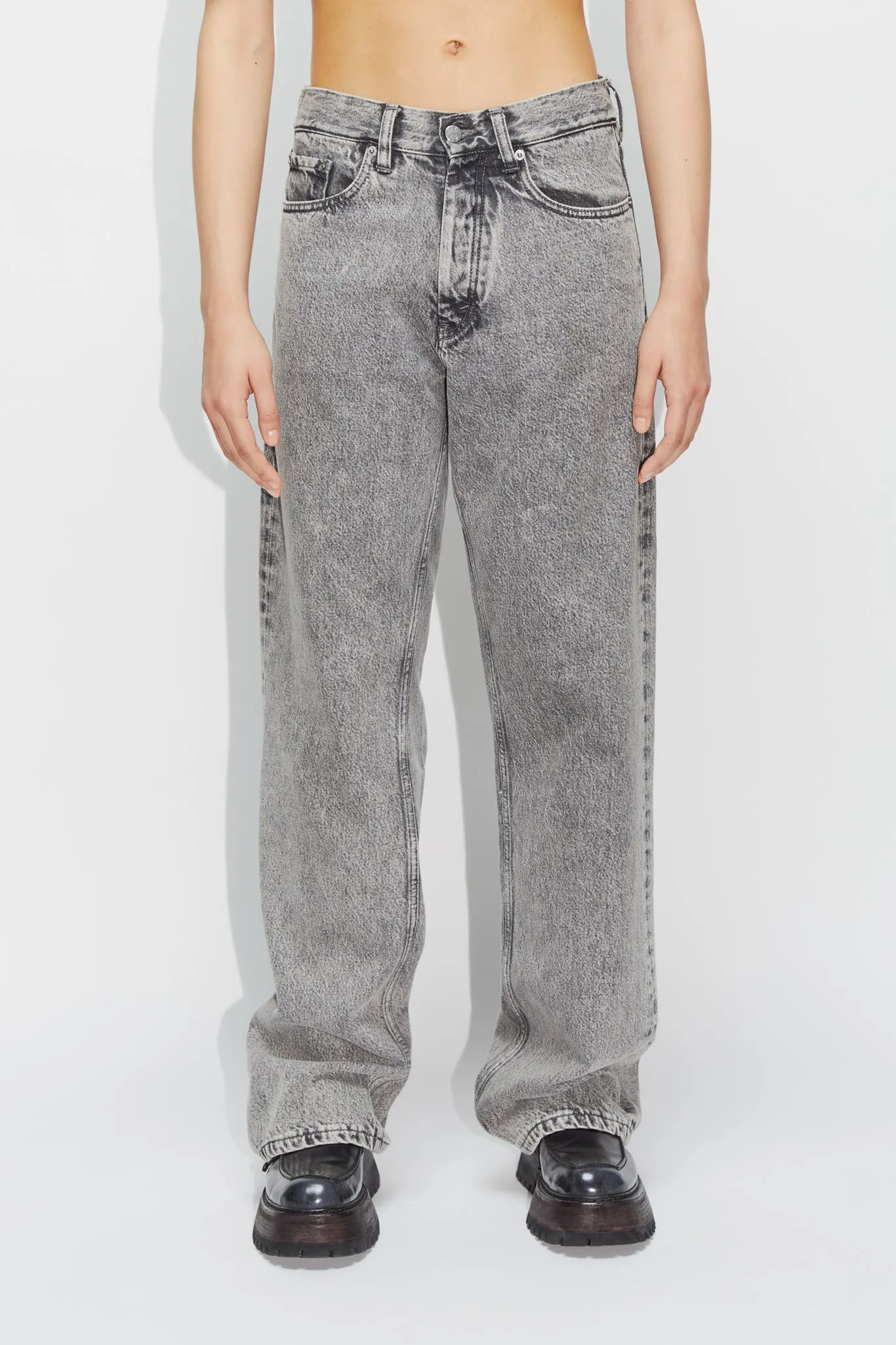 Loose-Fit Jeans