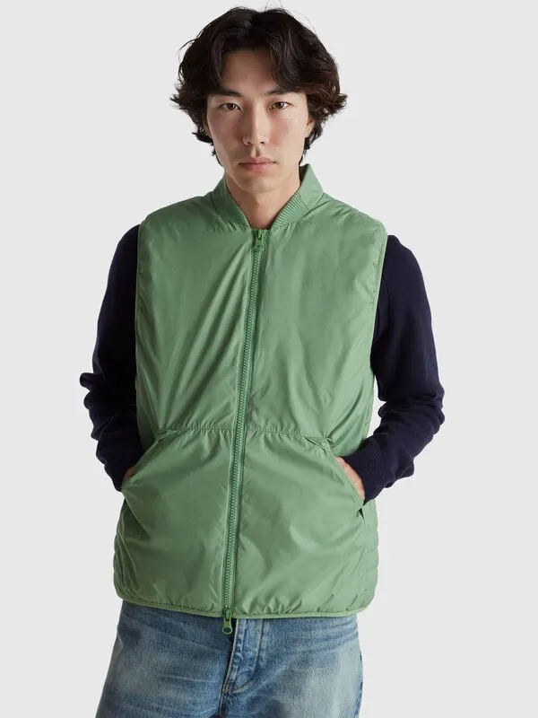 Nylon vest with recycled wadding