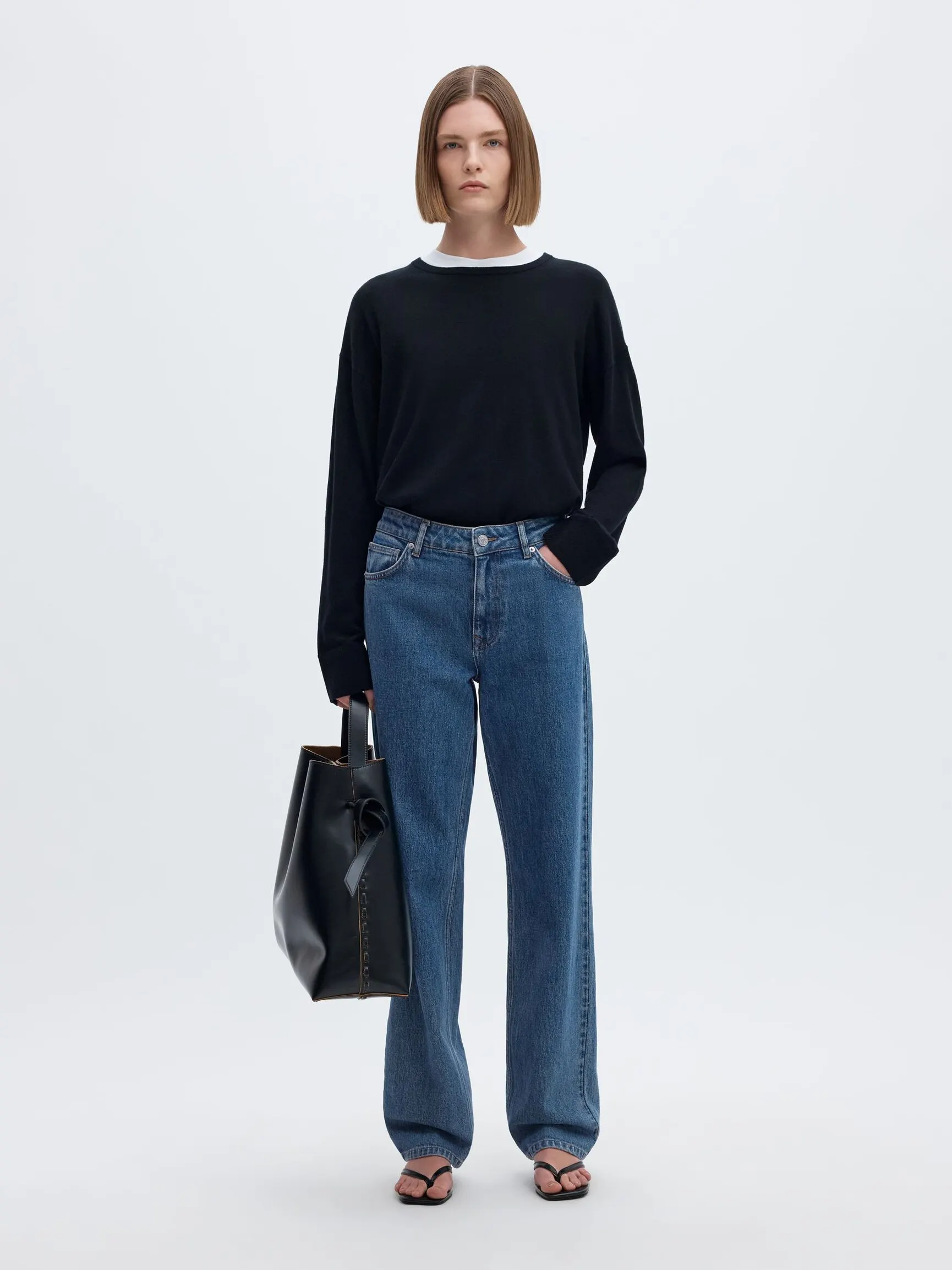 MID WAIST STRAIGHT FIT JEANS