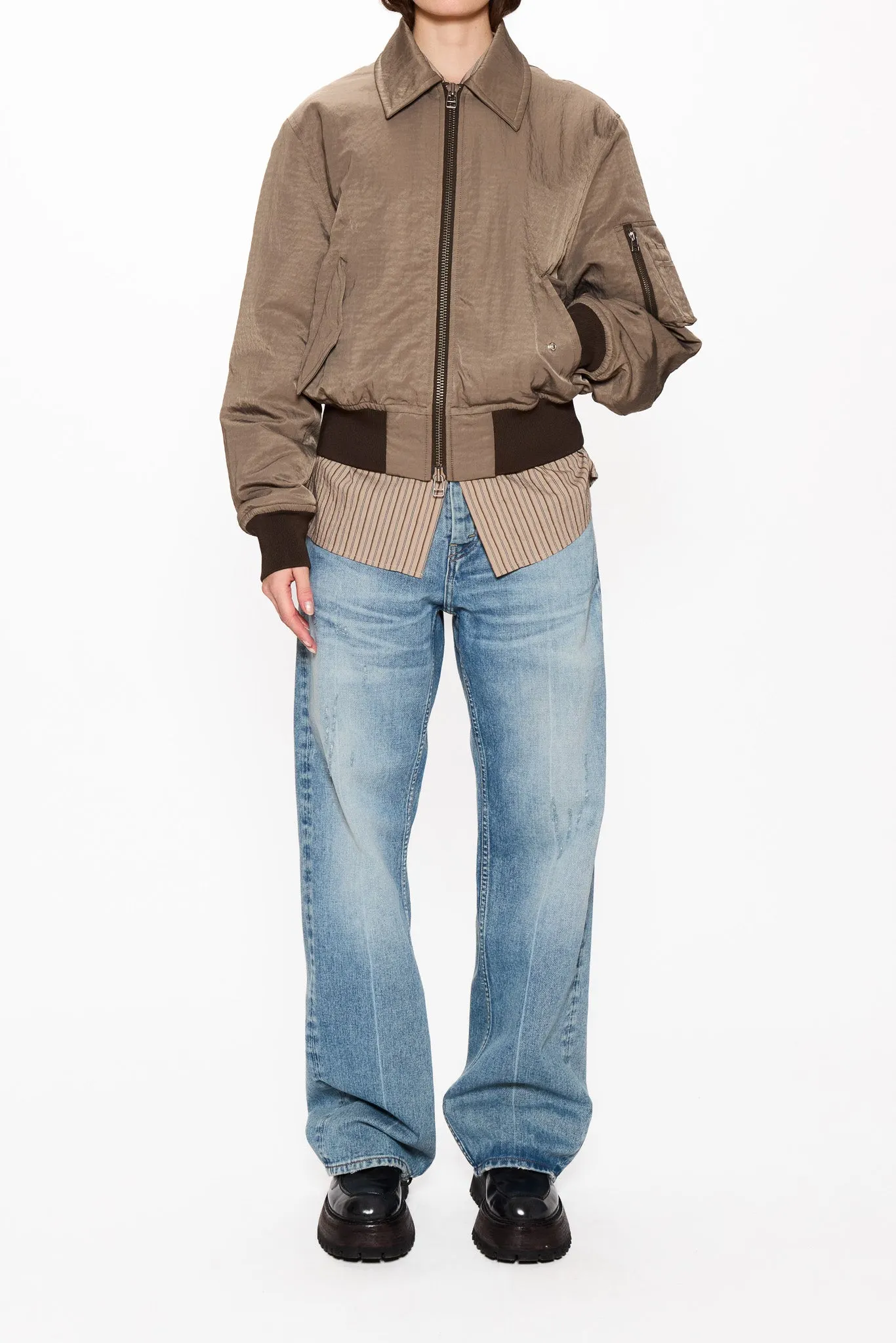 Low-Waist Wide-Leg Jeans