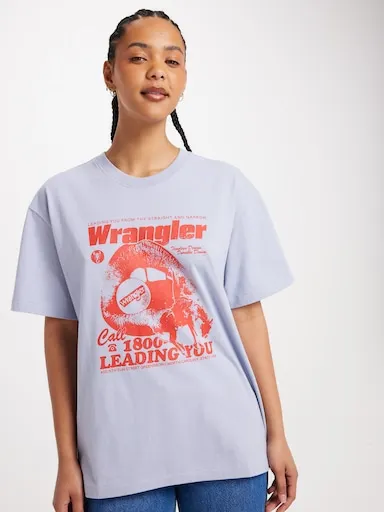 Wrangler Leading You Slouch Tee In Lilac Cloud