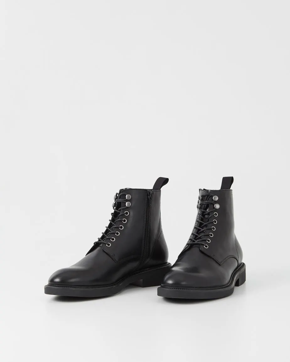 Alex M Boots