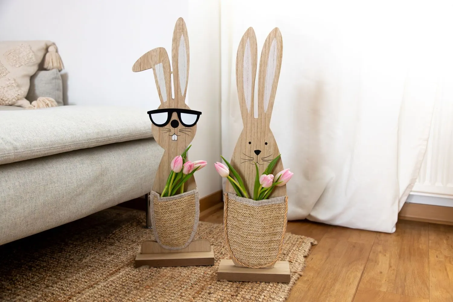 Osterhase mit Bastkörbchen 60cm