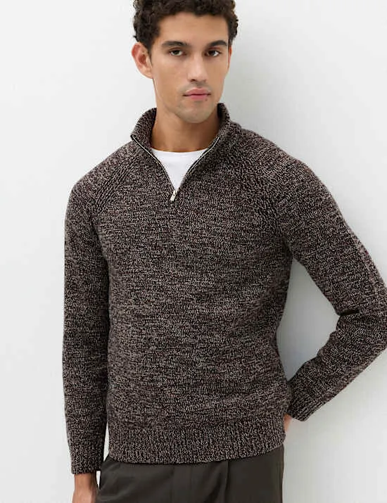 Normal geschnittener Pullover aus Lammwollmischgewebe mit halbem Reißverschluss