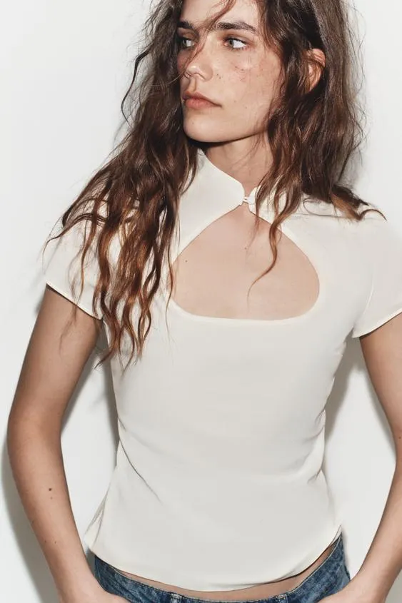 STAND COLLAR TOP WITH OPENING
