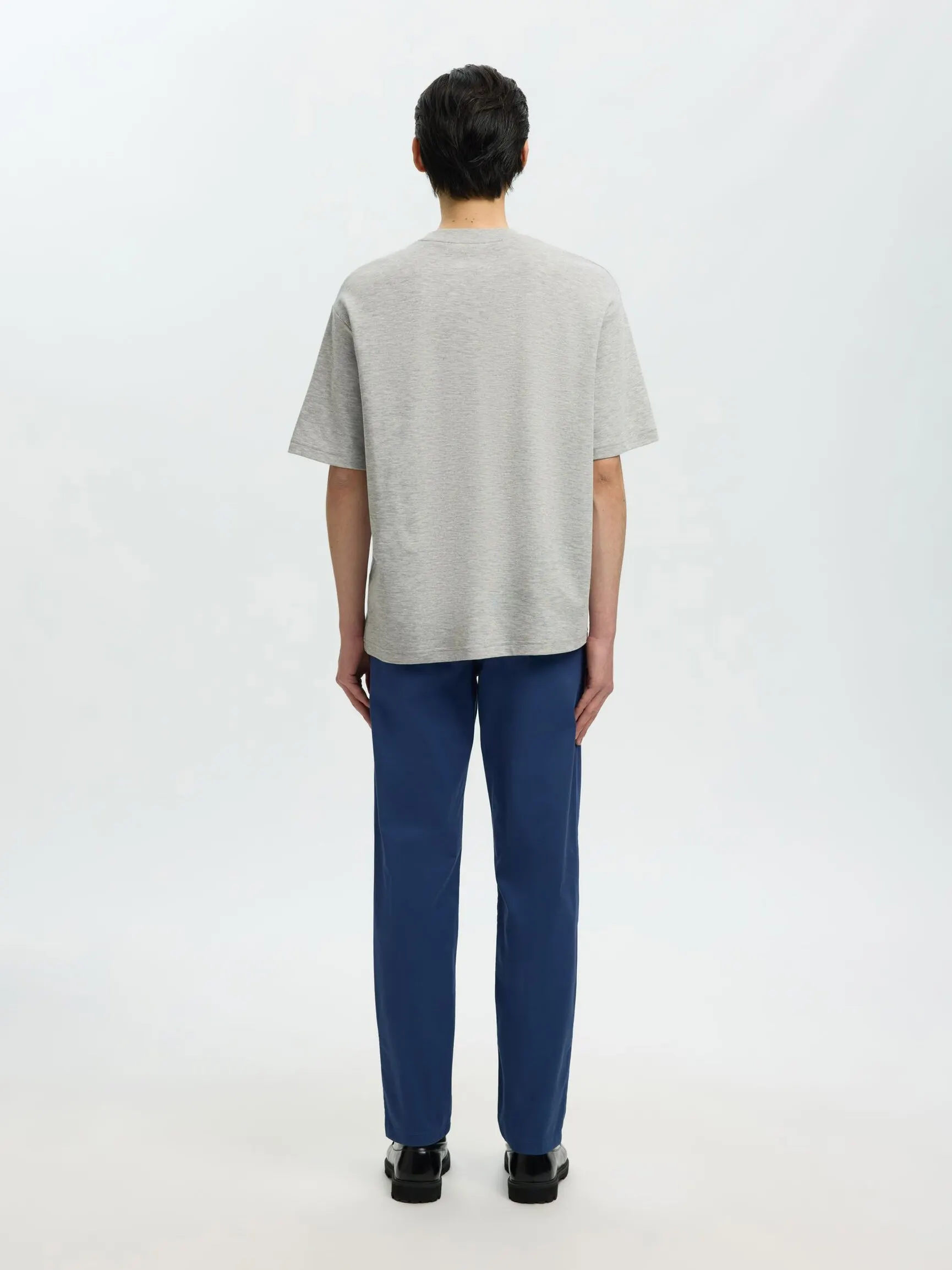 LOOSE FIT T-SKJORTE