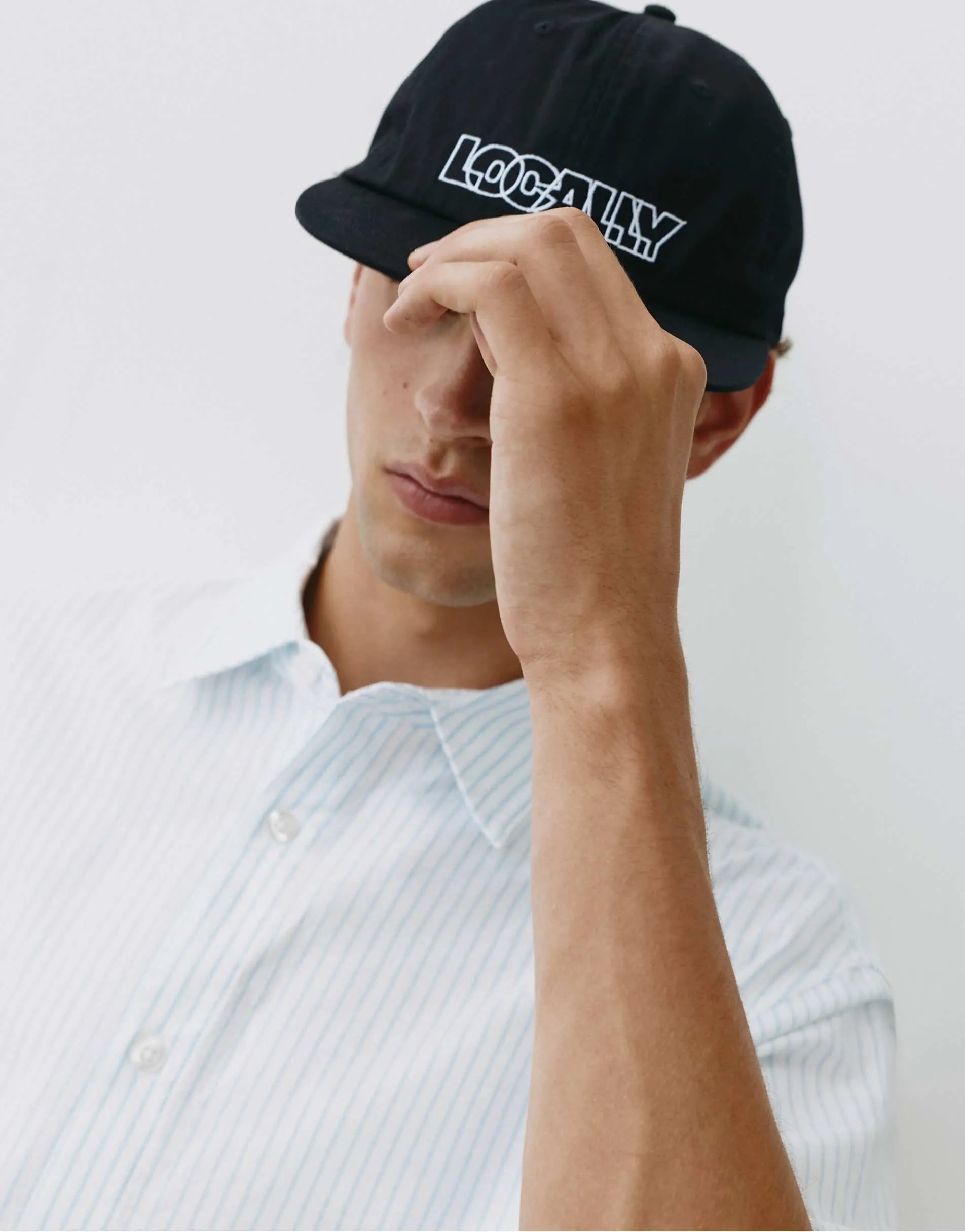 Pull&Bear Locally embroidered stwd cap in black