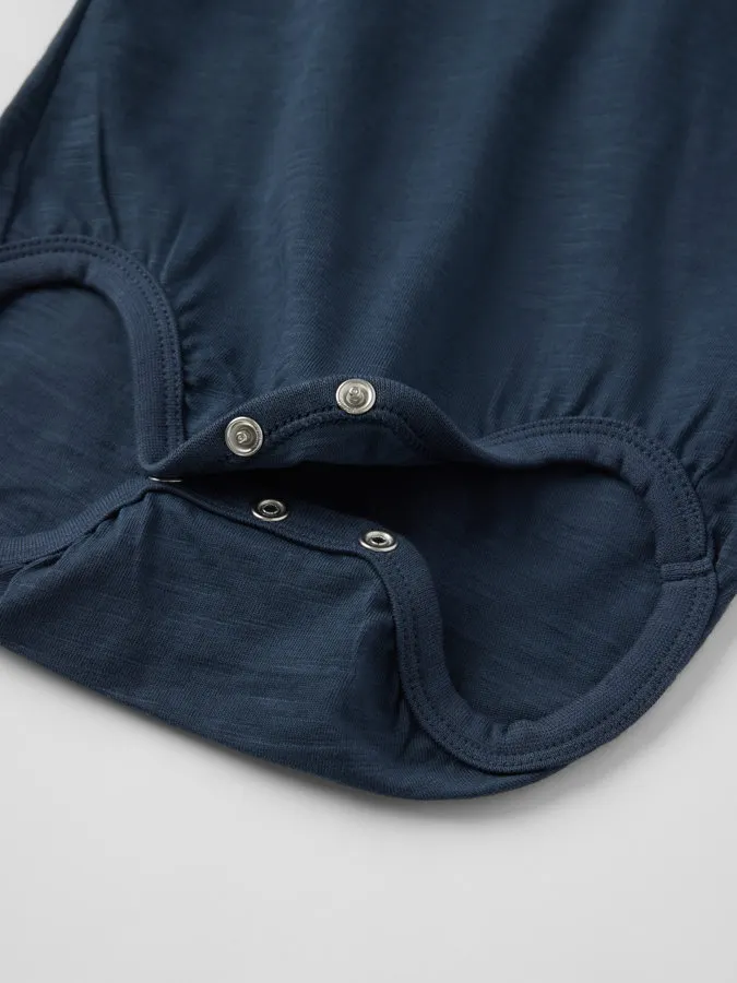 Mykt slubmaterial og kort knappestolpe