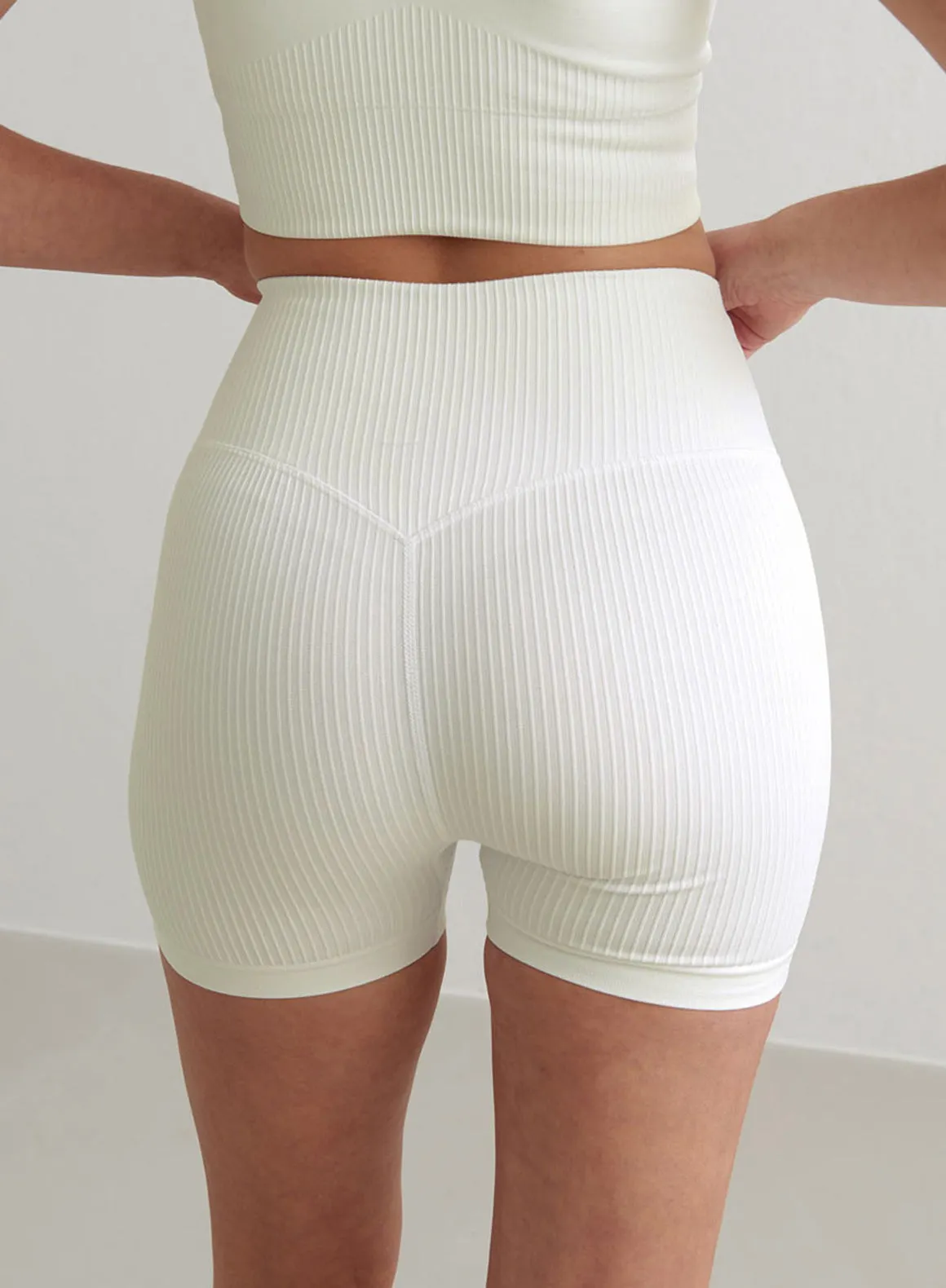 Off White Off-White Ribbed Midi Biker Shorts