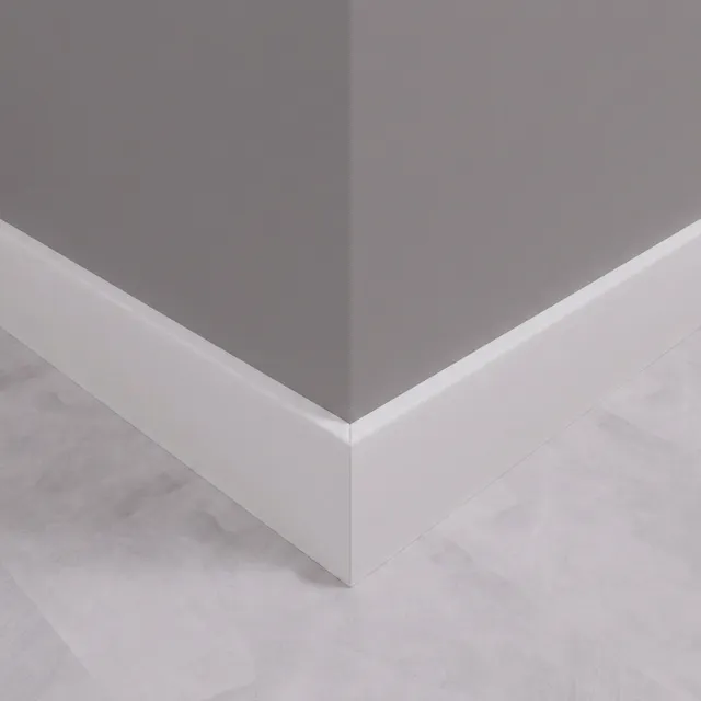 Battiscopa Classic in mdf bianco spezzore 10 mm x H 6.5 x L 220 cm, confezione 10 pezzi / 22 m