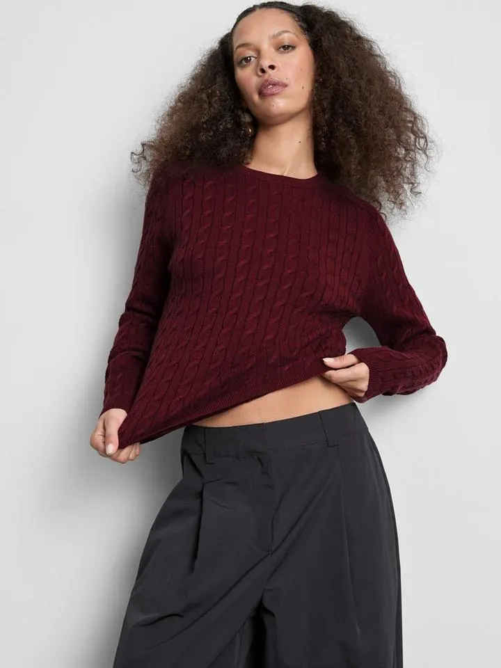 Pull en maille torsadée à col ras-du-cou