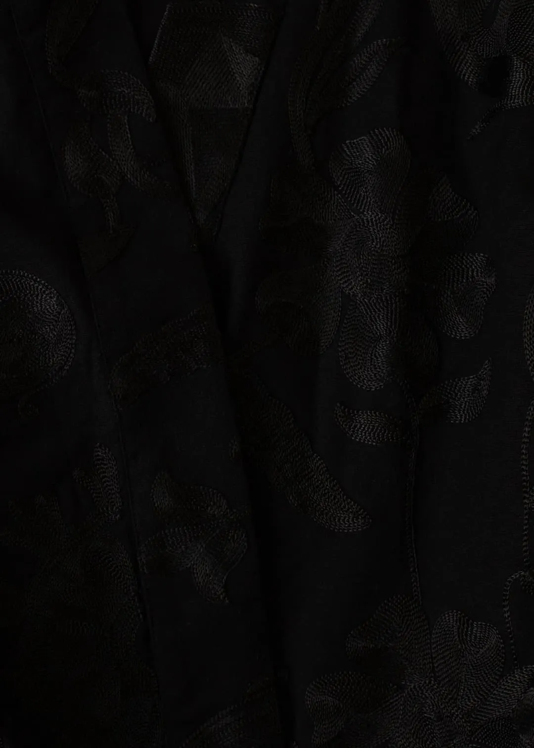 Svart broderad kimonojacka