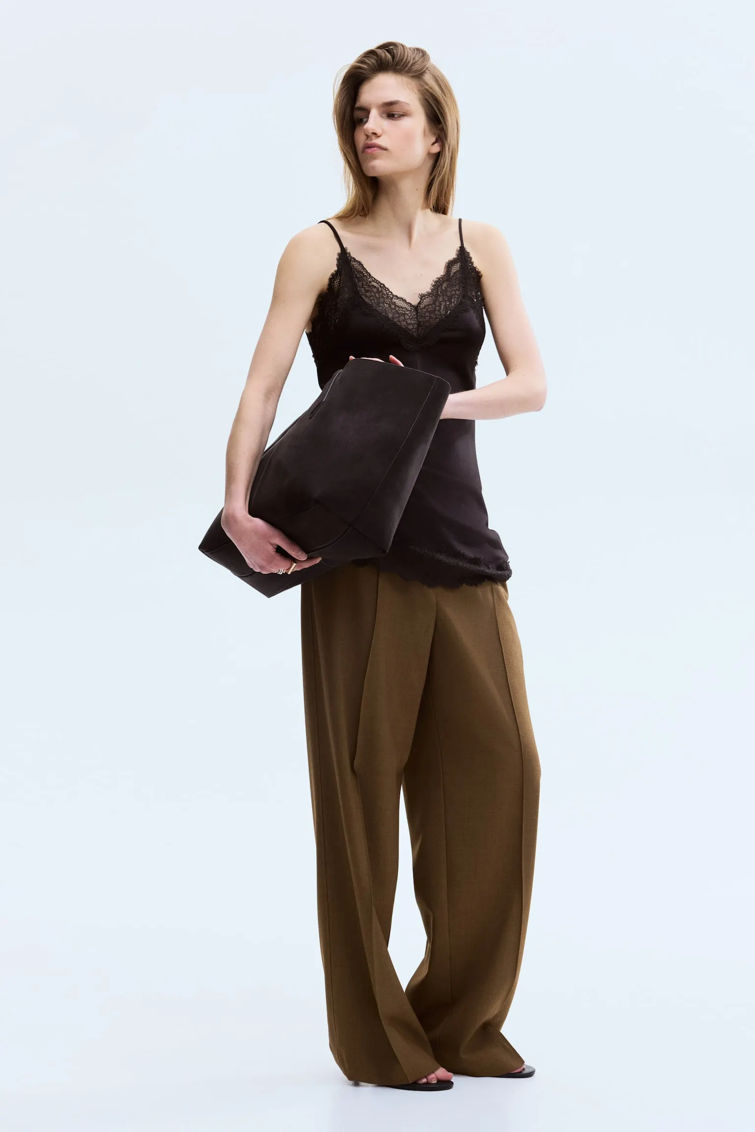 Pantalón con pliegues