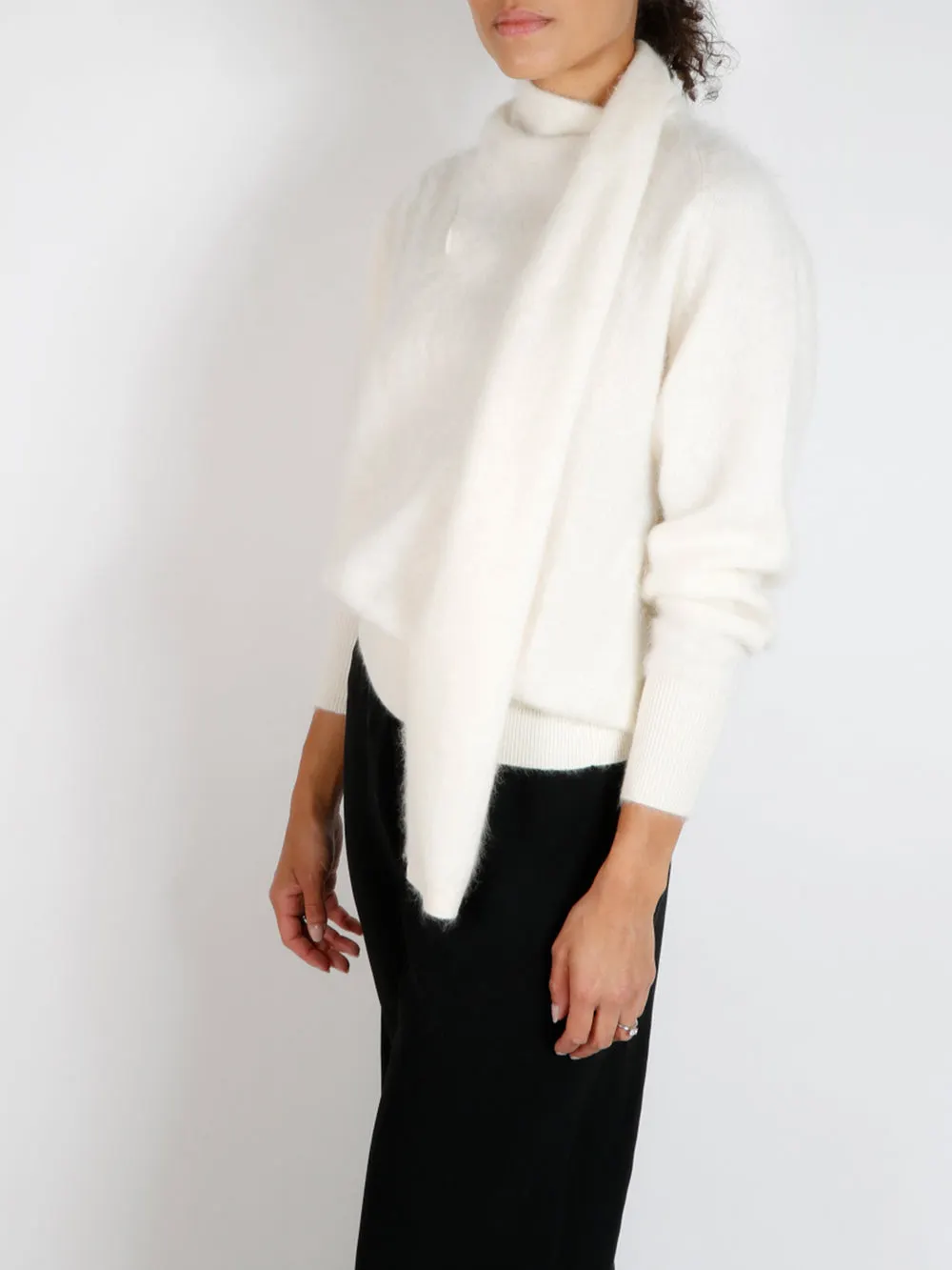 KNITTED SWEATER