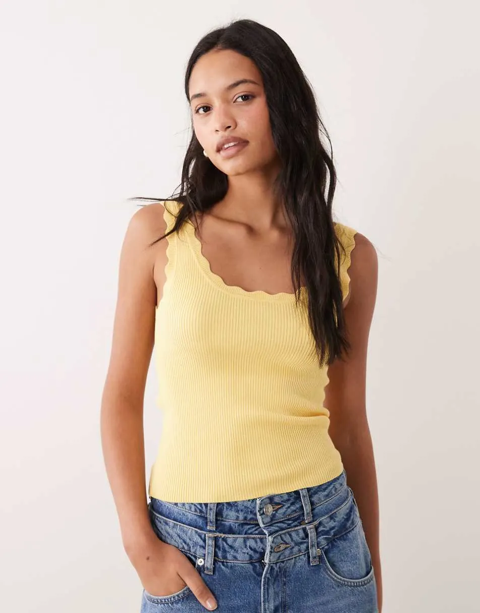 JDY scallop edge knitted vest in yellow