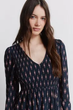 Vestido volante escote