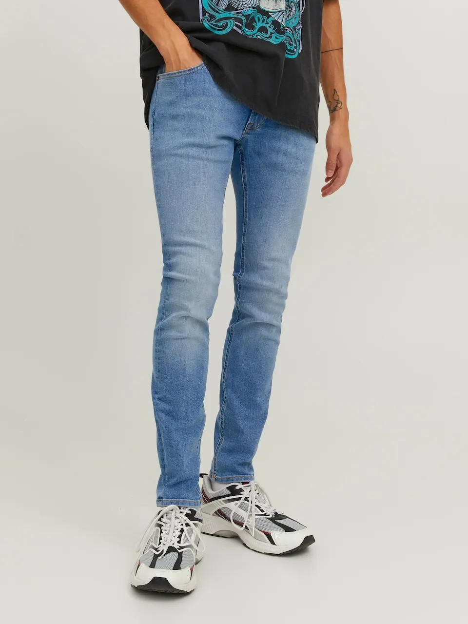 JACK & JONES
