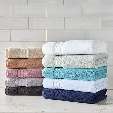 Liz Claiborne Signature Plush Bath Towel