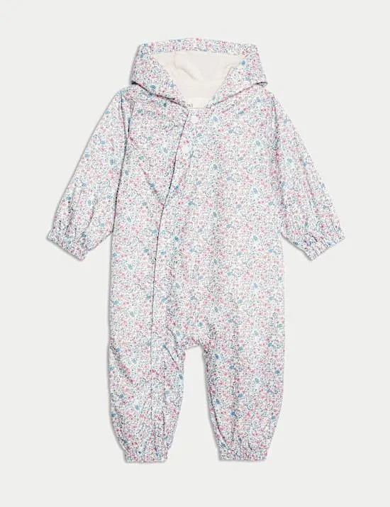Matschanzug mit lustigem Blümchenmuster (0–3 J.)