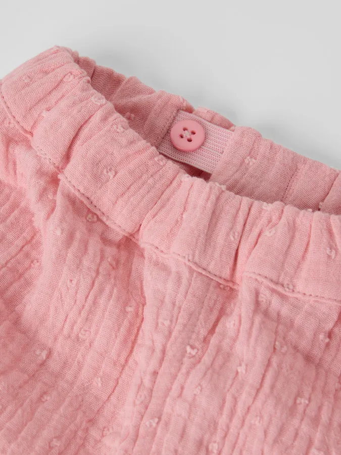 Luftig og behagelig i tynn musselin