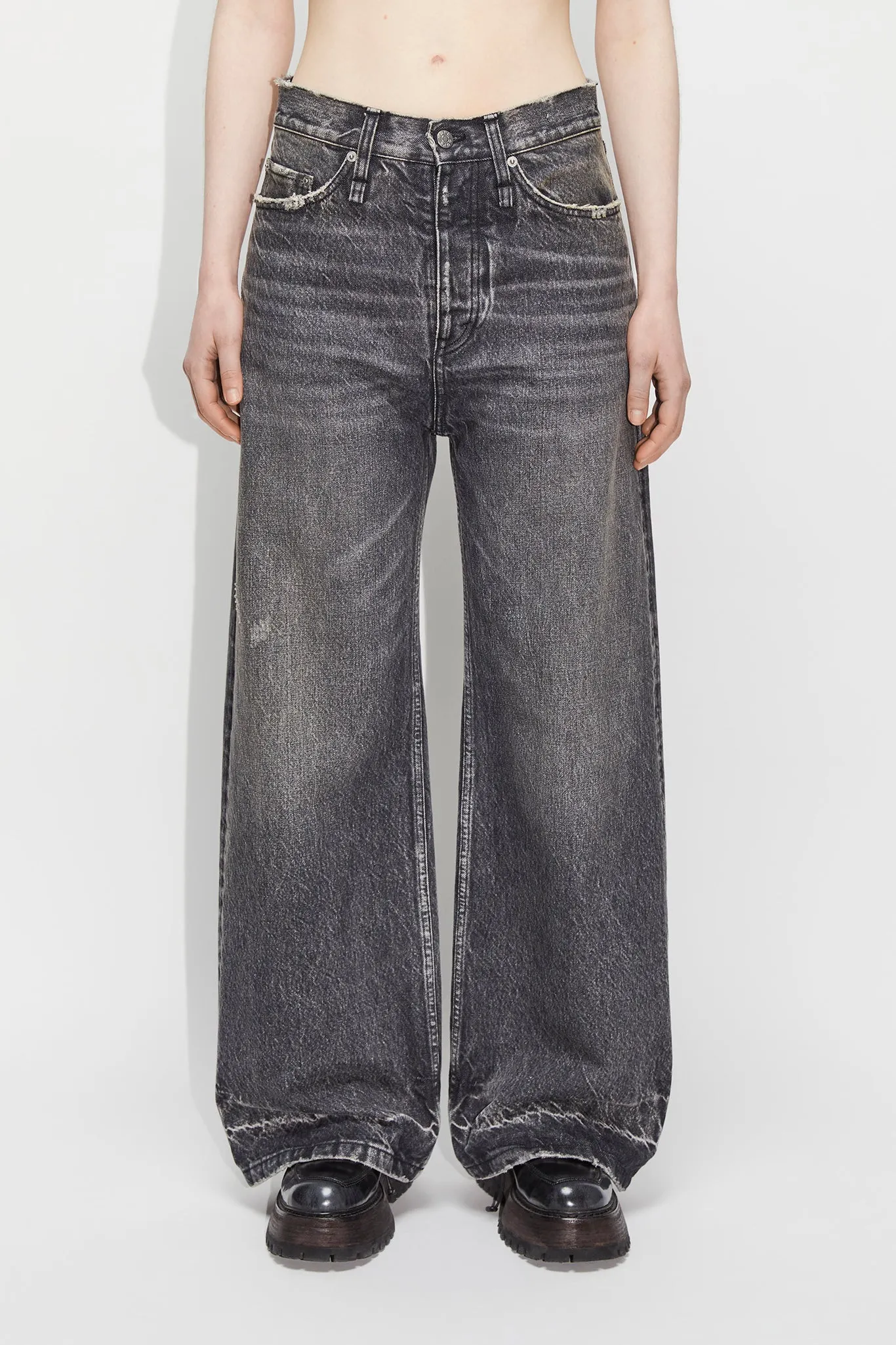 Wide-Leg Jeans