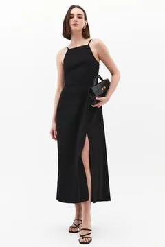 Vestido maxi de cuello halter con abertura