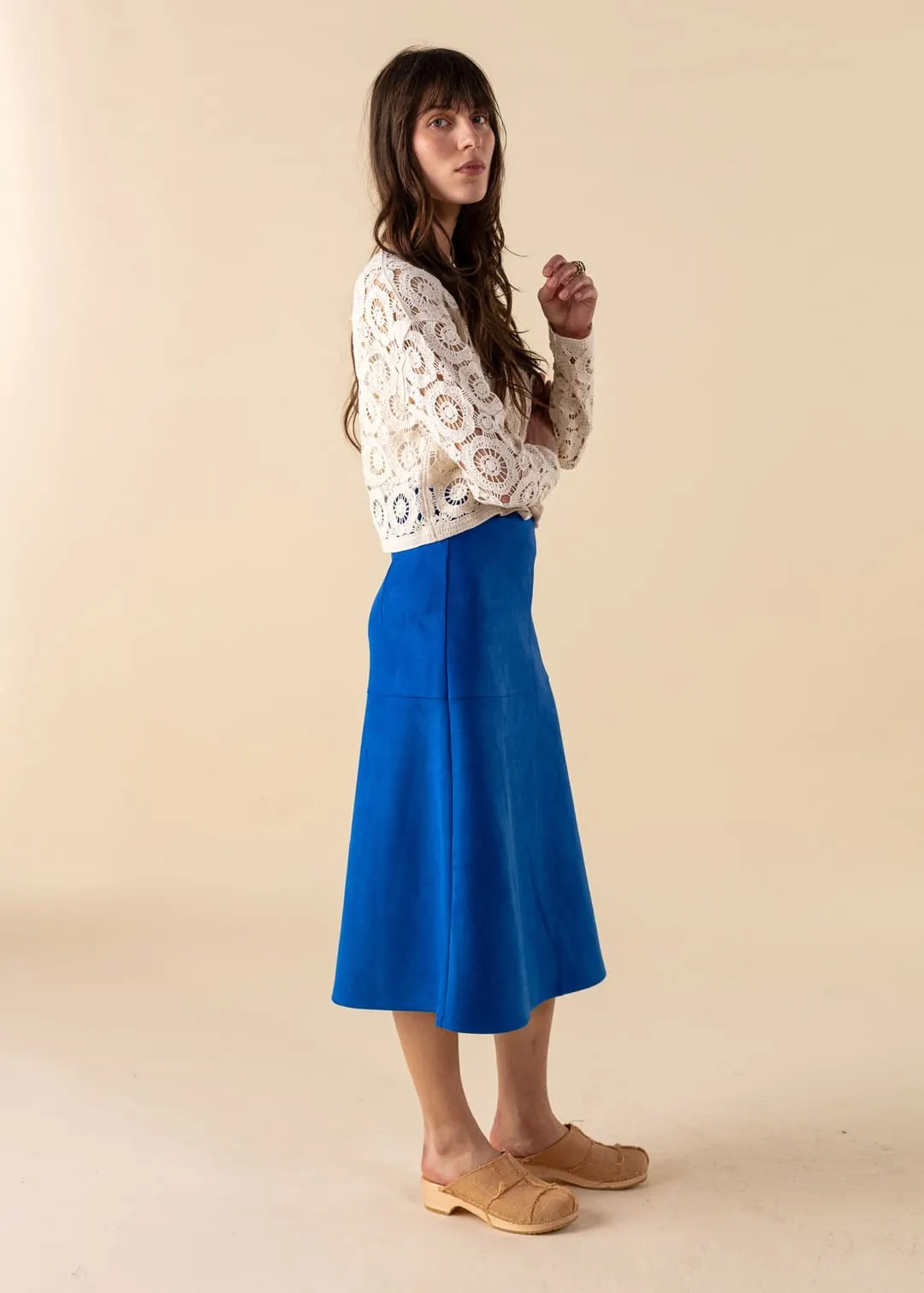 Koboltblå kjol i mockaimitation