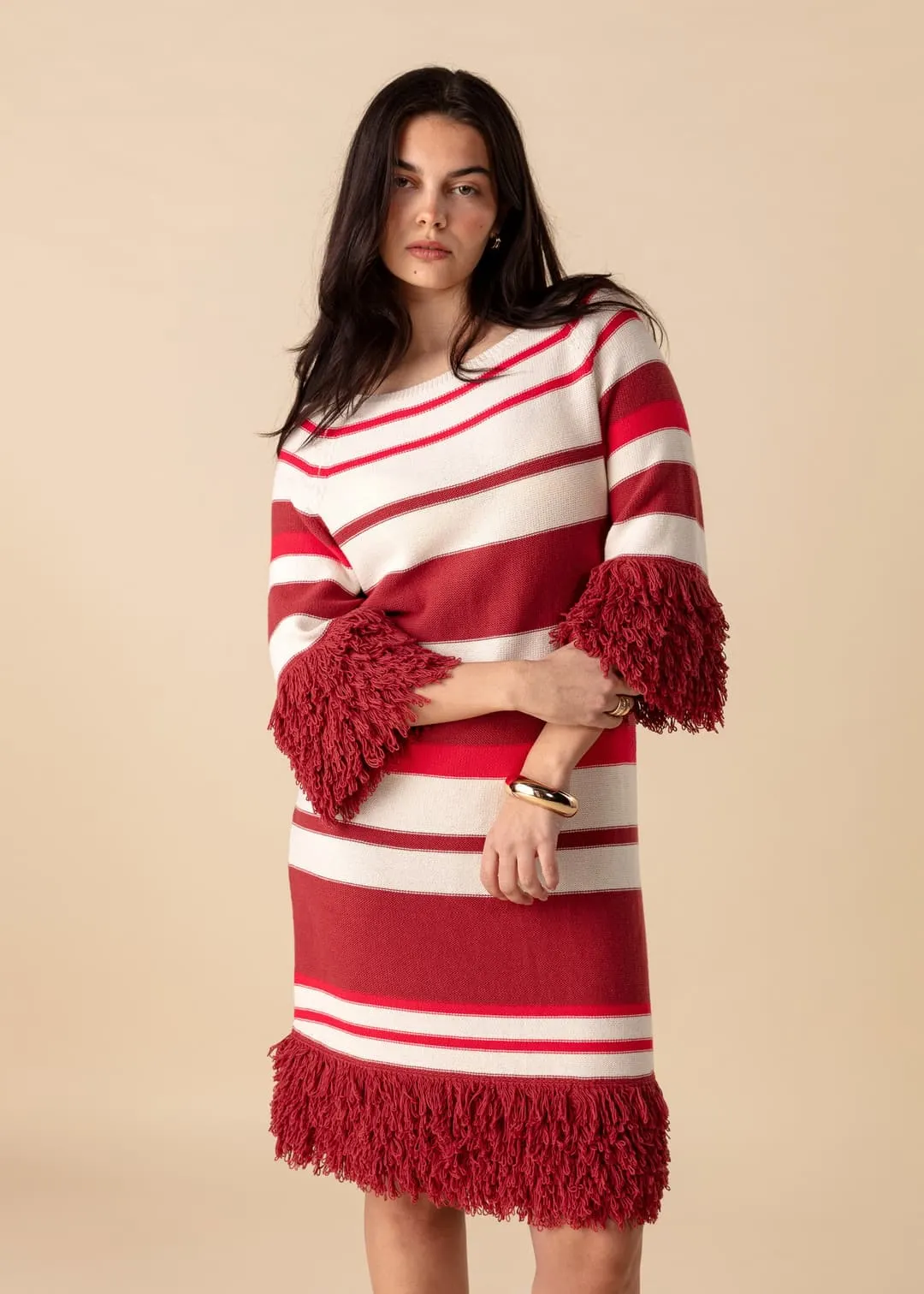 Stickad klänning med fransar