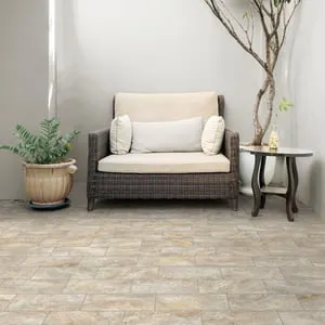 Piastrella da pavimento esterno in gres porcellanato 15 x 30 cm non rettificato smaltato beige opaco Pietra Brasile R11 traffico intenso (pei 4/5) Sp. 9 mm 0.99 mq