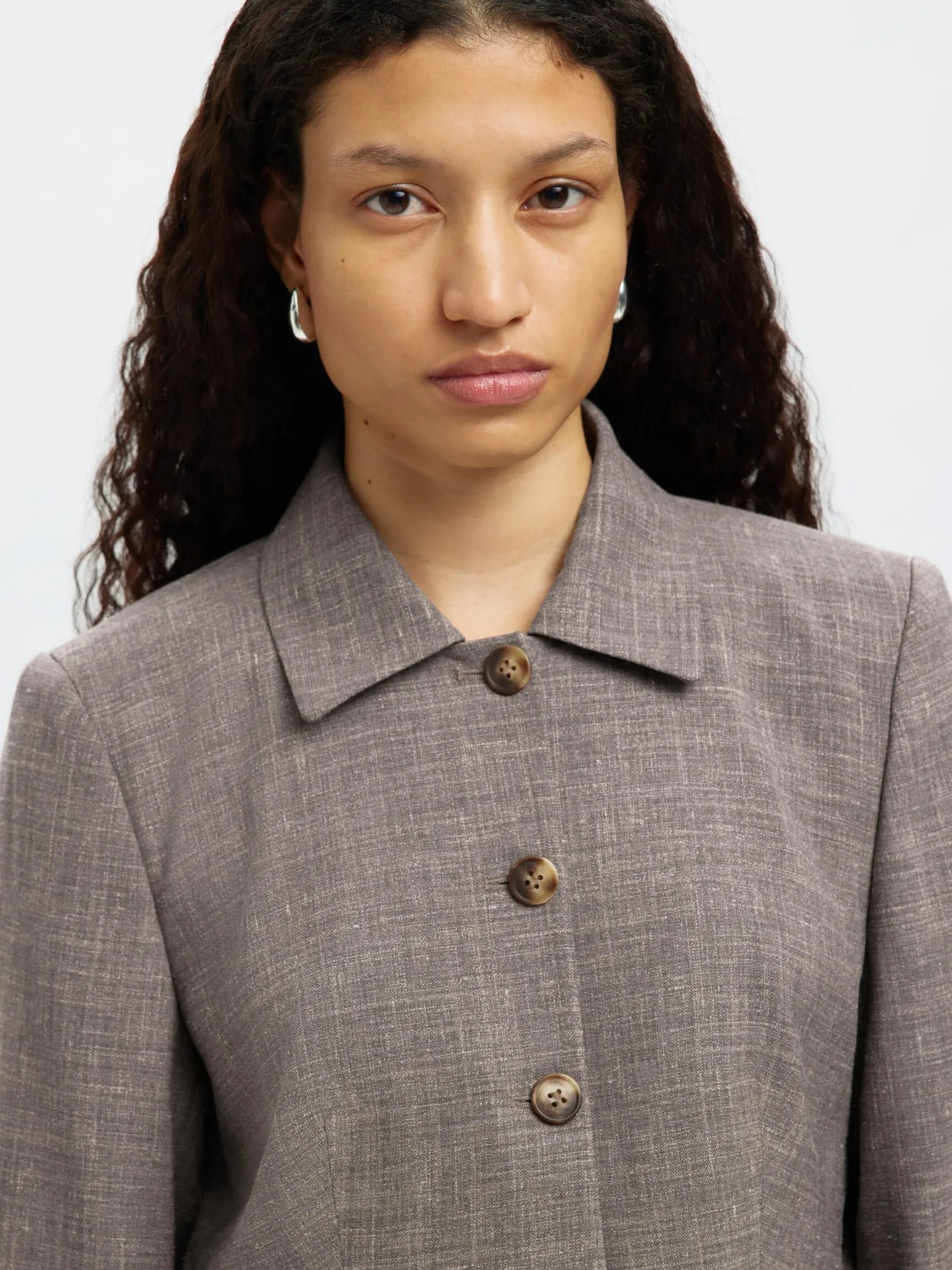 KORT TETTSITTENDE BLAZER