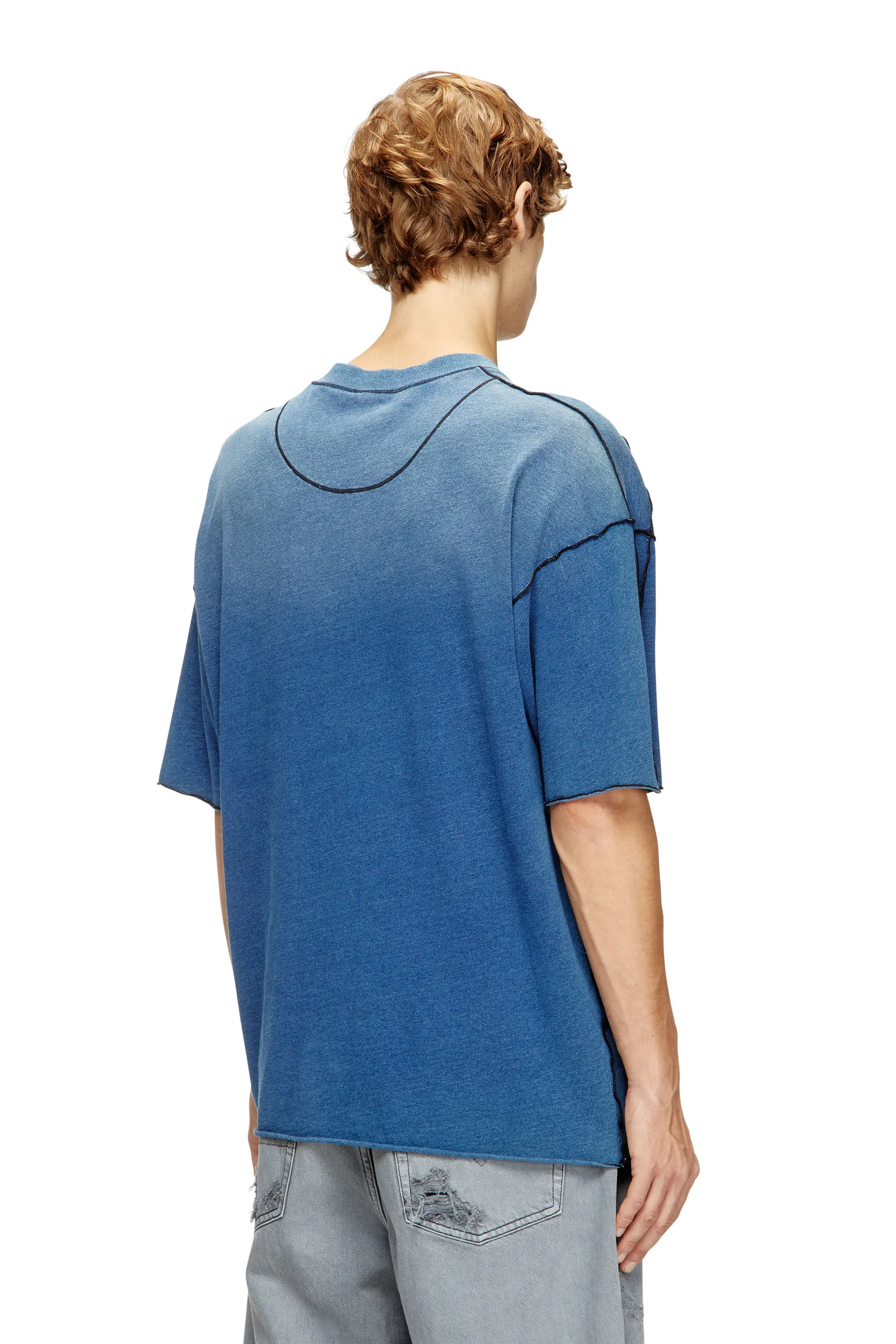 Cotton T-shirt with contrasting overlock stitching
