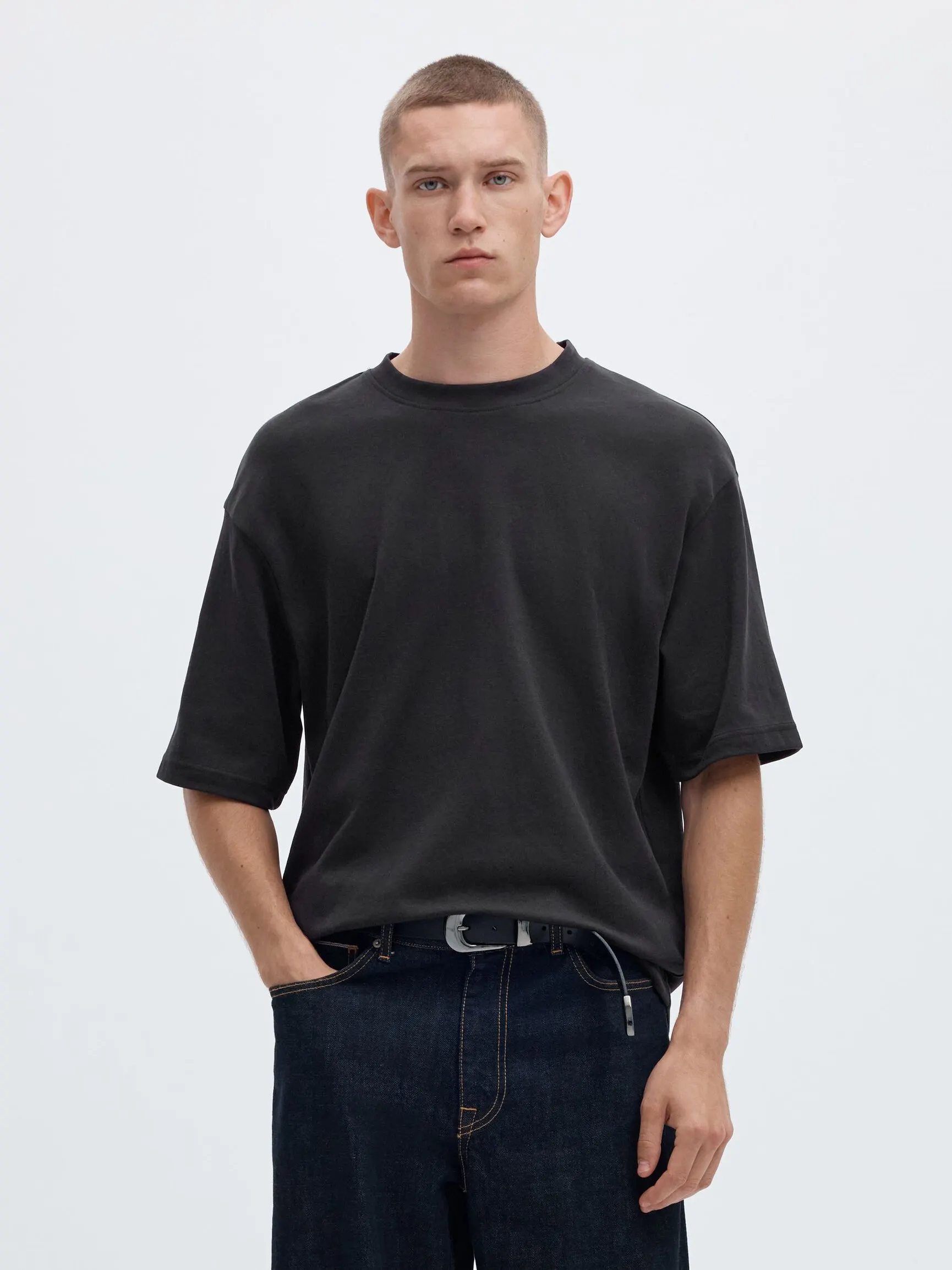 LOOSE FIT T-SKJORTE