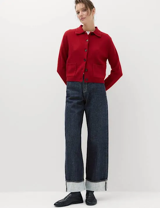 Hoch geschnittene Jeans mit Umschlag und weitem Bein