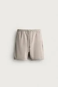 STRAIGHT-LEG JEANS