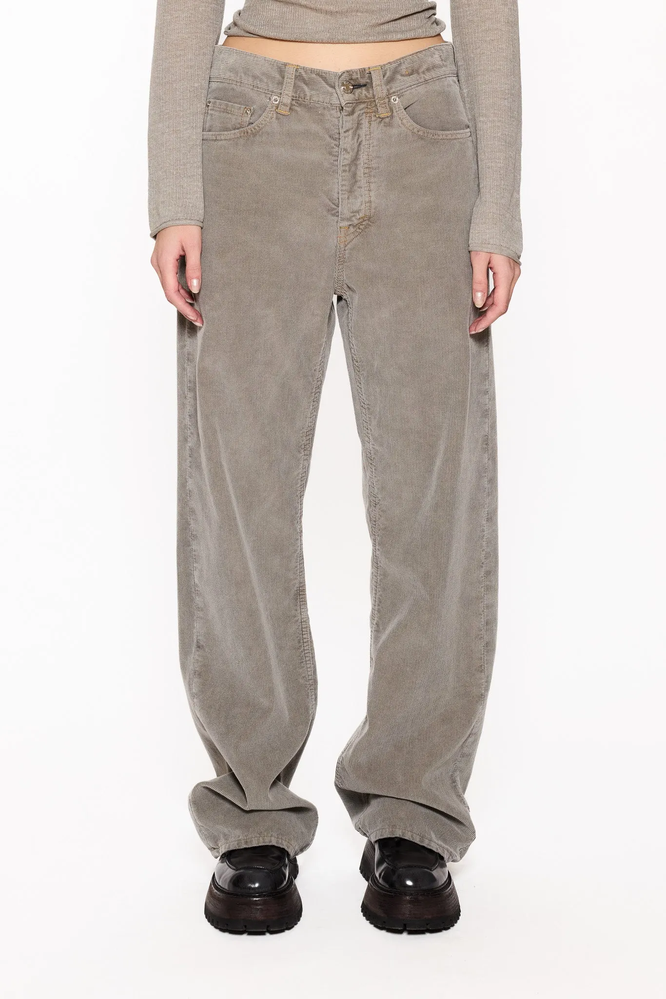 Loose-Fit Jeans