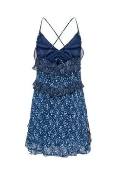 Vestido corto con volantes