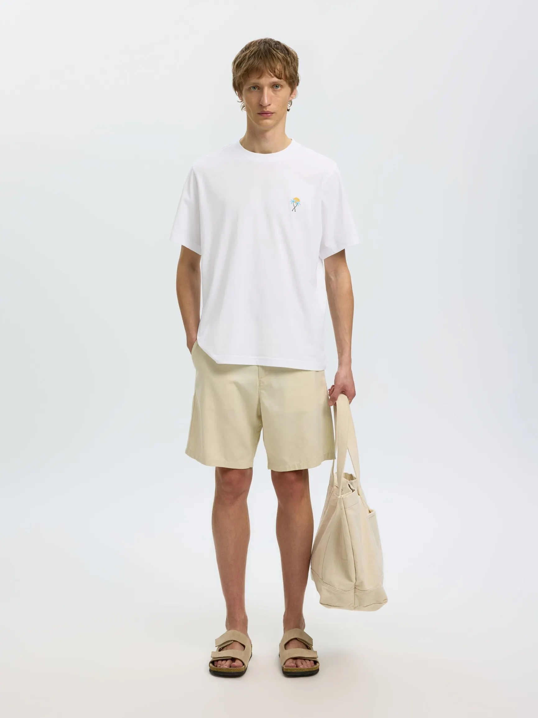 BRODERT T-SKJORTE 299,95 kr