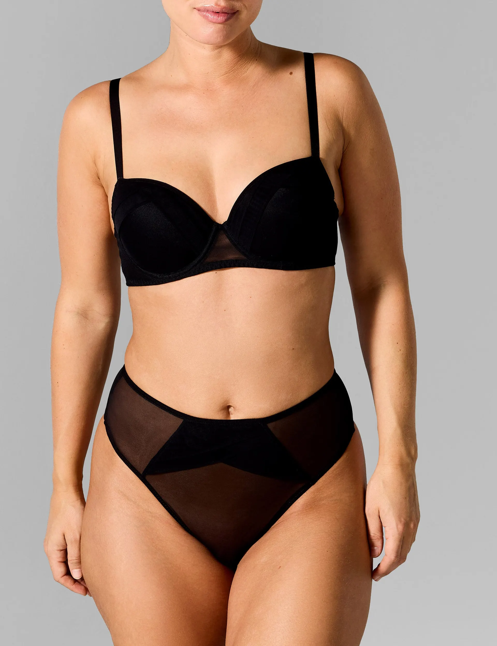 Joyce voorgevormde t-shirt bh zwart