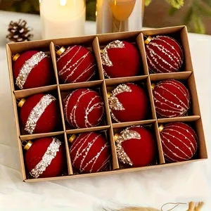 Juego de 12 exquisitas bolas navideñas pintadas con efecto flocado, ideales para decorar el árbol de Navidad, bodas y otras festividades. Color rojo.