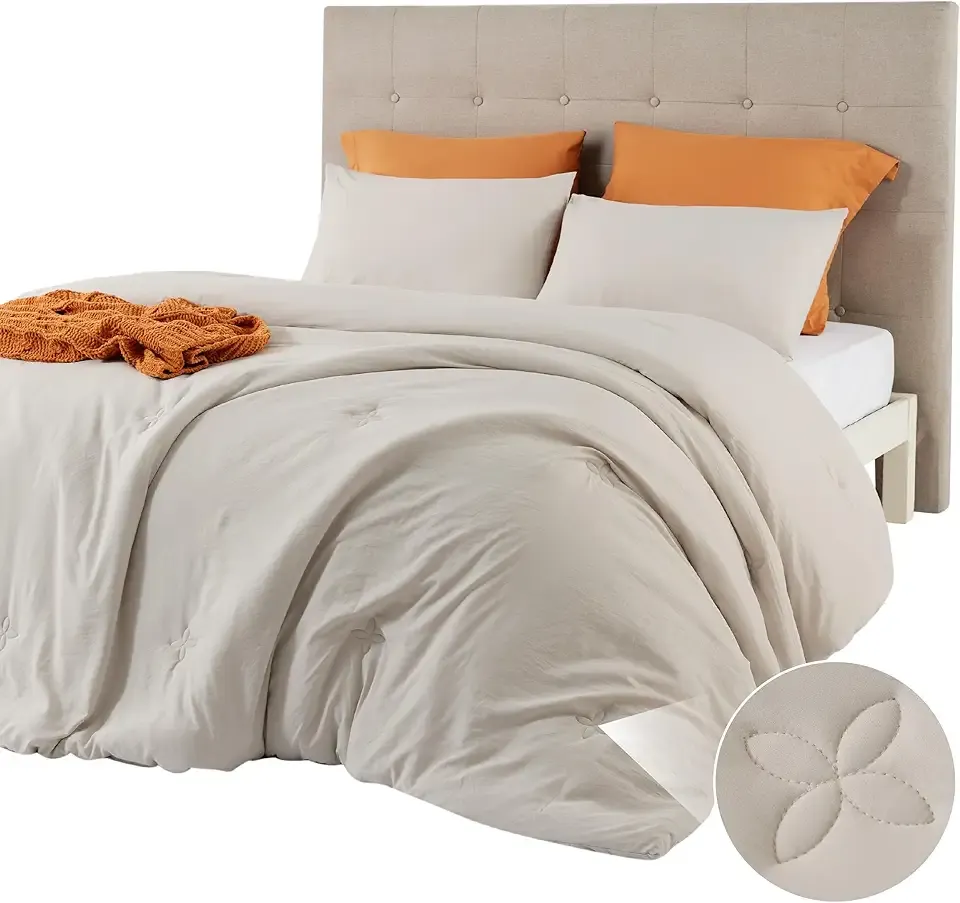 Bedsure Full Size Comforter Set Beige, Soft Prewashed Full Bedding, Quilted Comforter with Clover Design, Down Alternative Comforter for All Seasons, 3 Pieces Bed Set with 2 Pillow Shams