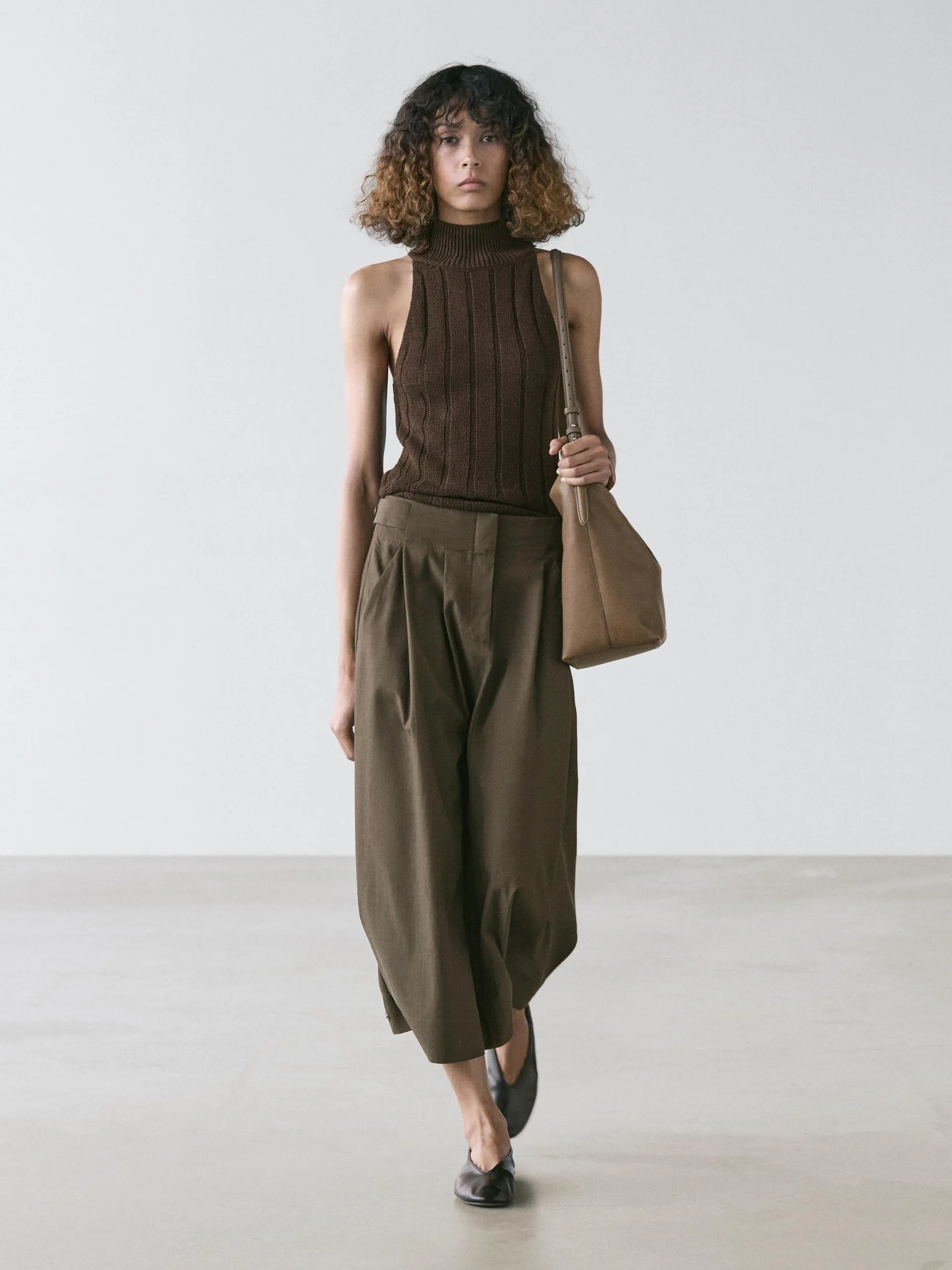 Midi sukně se sklady