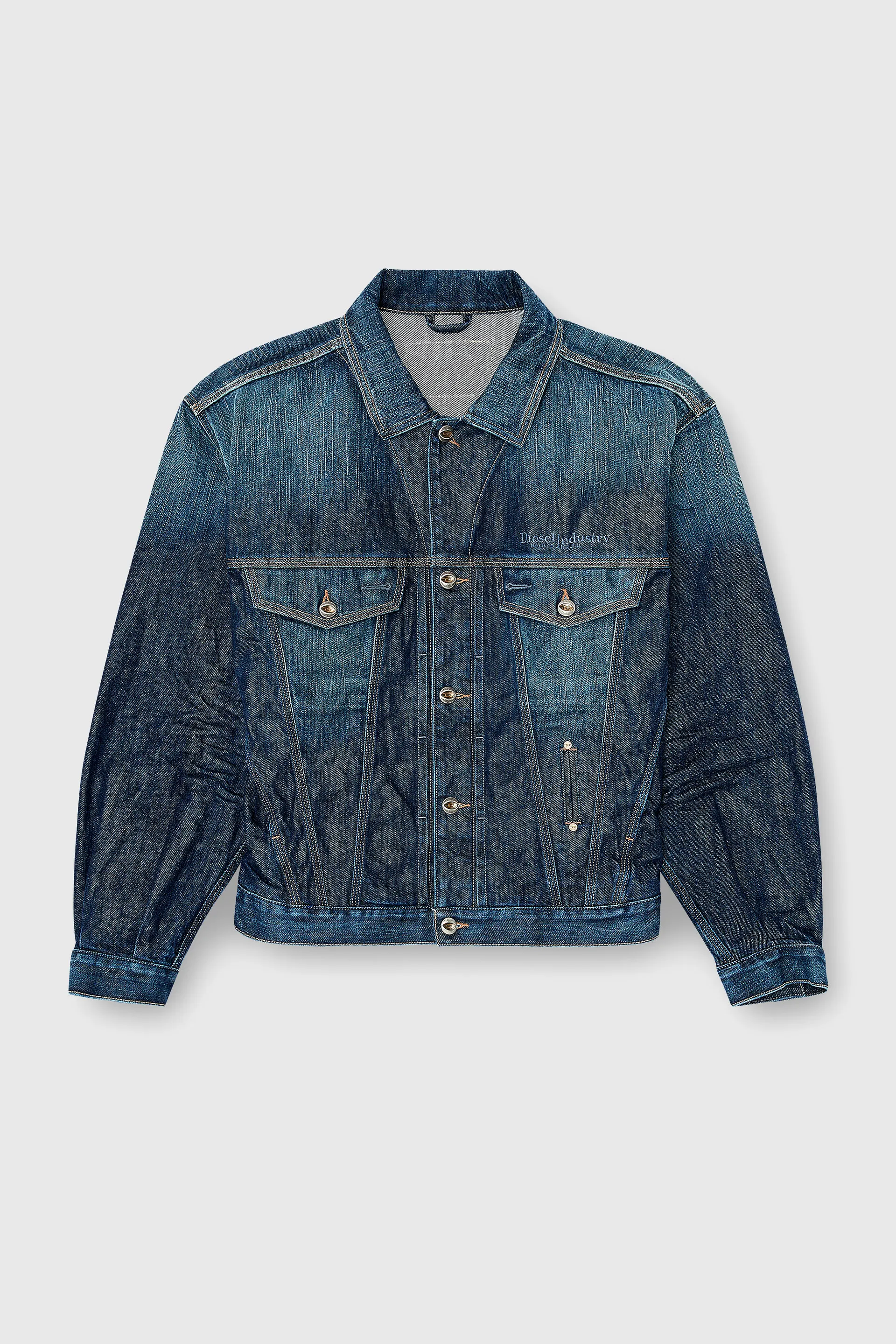 Trucker jacket in selvedge denim